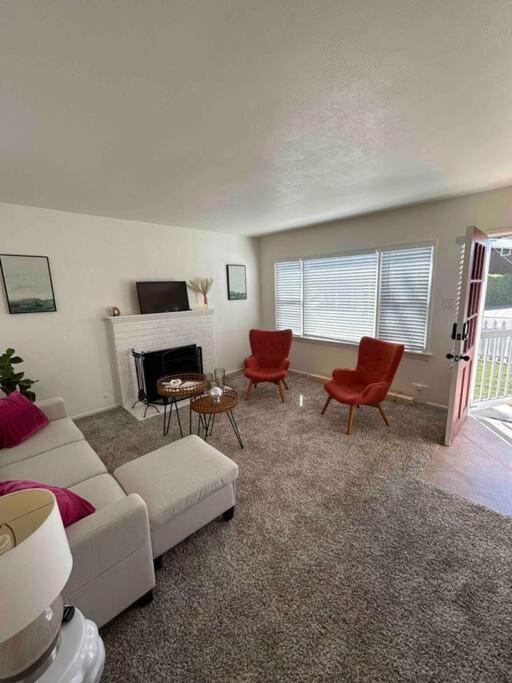 Entire Home By Newport Beach, Disneyland And Sna! Коста Меса Экстерьер фото